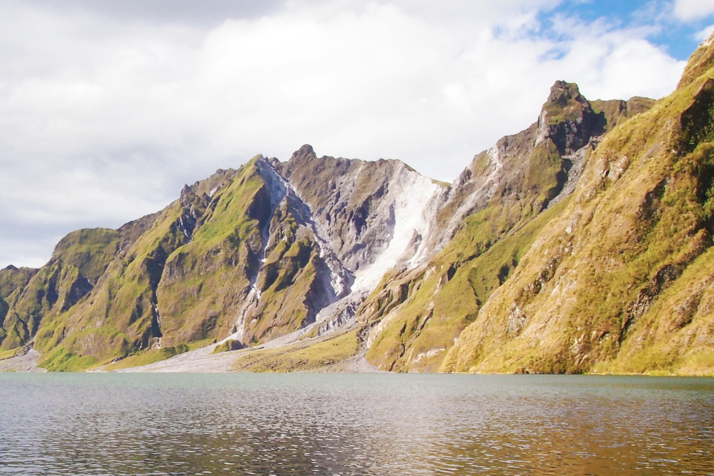 mountain pinatubo (4).webp